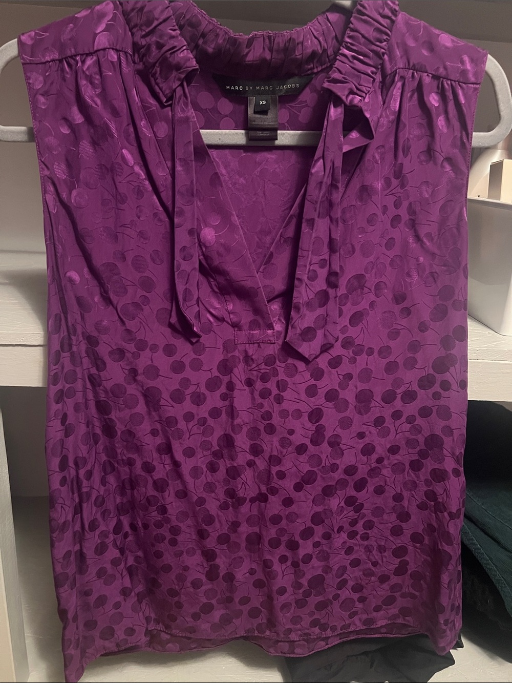 Pure silk. Marc by Marc Jacobs Purple Polka Dot Tie-Neck Sleeveless Top
